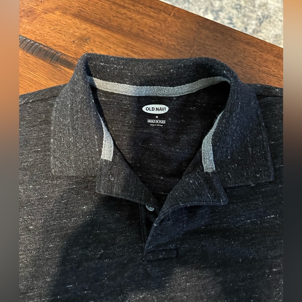 Old Navy Men’s heathered Polo shirt - Picture 3 of 4